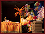 Pramukh Swami Maharaj in Ahmedabad, 22 April 2010 