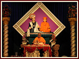 Pramukh Swami Maharaj in Ahmedabad, 21 April 2010 