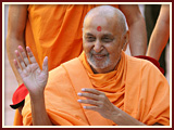 Pramukh Swami Maharaj in Ahmedabad, 21 April 2010 