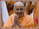 Pramukh Swami Maharaj in Ahmedabad, 12 May 2010 