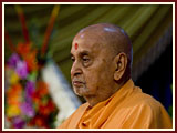Pramukh Swami Maharaj in Ahmedabad, 12 May 2010 