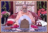 Swamishri meditating and saying the rosary during his morning puja 