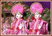 Murtis of Aksharpurushottam Maharaj in the assembly