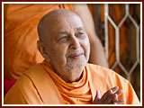 Pramukh Swami Maharaj in Ahmedabad, 6 May 2010 