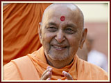 Pramukh Swami Maharaj in Ahmedabad, 6 May 2010 
