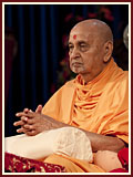 Pramukh Swami Maharaj in Ahmedabad, 6 May 2010 