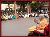 Pramukh Swami Maharaj in Ahmedabad, 7 May 2010 