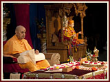 Pramukh Swami Maharaj in Ahmedabad, 7 May 2010 