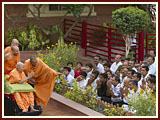 Pramukh Swami Maharaj in Ahmedabad, 7 May 2010 