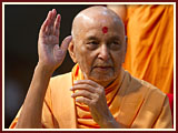 Pramukh Swami Maharaj in Ahmedabad, 7 May 2010 