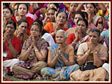 Pramukh Swami Maharaj in Ahmedabad, 7 May 2010 