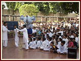 Pramukh Swami Maharaj in Ahmedabad, 9 May 2010 