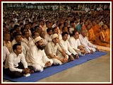 Pramukh Swami Maharaj in Ahmedabad, 9 May 2010 