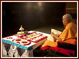Pramukh Swami Maharaj in Ahmedabad, 9 May 2010 