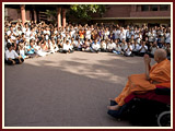 Pramukh Swami Maharaj in Ahmedabad, 9 May 2010 