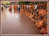 Pramukh Swami Maharaj in Ahmedabad, 9 May 2010 
