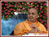 Pramukh Swami Maharaj in Ahmedabad, Bal Din, 9 May 2010 