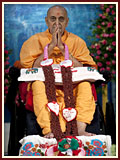 Pramukh Swami Maharaj in Ahmedabad, Bal Din, 9 May 2010 