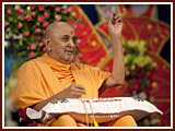 Pramukh Swami Maharaj in Ahmedabad, Bal Din, 9 May 2010 