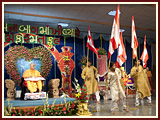 Pramukh Swami Maharaj in Ahmedabad, Bal Din, 9 May 2010 