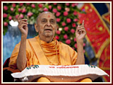 Pramukh Swami Maharaj in Ahmedabad, Bal Din, 9 May 2010 