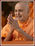 Pramukh Swami Maharaj in Ahmedabad, 9 May 2010 