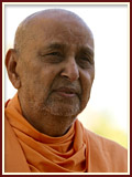 Pramukh Swami Maharaj in Ahmedabad, 9 May 2010 