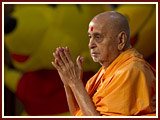 Pramukh Swami Maharaj in Ahmedabad, 9 May 2010 