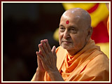 Pramukh Swami Maharaj in Ahmedabad, 9 May 2010 