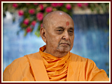 Pramukh Swami Maharaj in Ahmedabad, Bal Din, 9 May 2010 