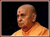 Pramukh Swami Maharaj in Ahmedabad, 30 April 2010 