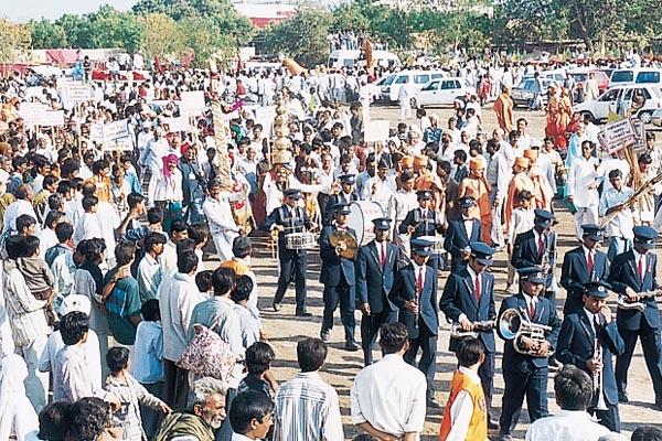 Mahamantra Procession, 8 Jan 2002