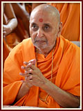 Annakut Celebration with Pramukh Swami Maharaj<br>Gondal<br>6 November 2010 - 
