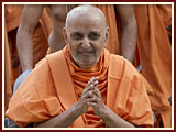 Annakut Celebration with Pramukh Swami Maharaj<br>Gondal<br>6 November 2010 - 