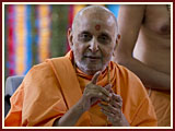 Annakut Celebration with Pramukh Swami Maharaj<br>Gondal<br>6 November 2010 - 