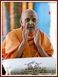 Annakut Celebration with Pramukh Swami Maharaj<br>Gondal<br>6 November 2010 - 