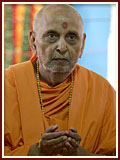 Annakut Celebration with Pramukh Swami Maharaj<br>Gondal<br>6 November 2010 - 