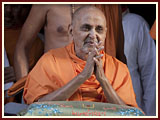 Annakut Celebration with Pramukh Swami Maharaj<br>Gondal<br>6 November 2010 - 