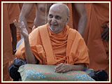Annakut Celebration with Pramukh Swami Maharaj<br>Gondal<br>6 November 2010 - 