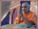 Annakut Celebration with Pramukh Swami Maharaj<br>Gondal<br>6 November 2010 - 