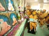  Swamishri performs pratishtha rituals of murtis for several BAPS hari mandirs