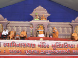  Swamishri and senior sadhus preside over the murti-pratishtha assembly