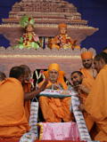 Swamishri and senior sadhus preside over the murti-pratishtha assembly