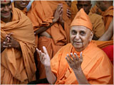 Swamishri in a divine, jovial mood 