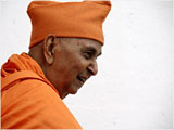 Swamishri in a divine, jovial mood 