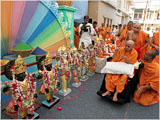 Swamishri performs pratishtha rituals 