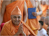 Swamishri in a divine, jovial mood 