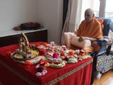Swamishri performs his morning puja
