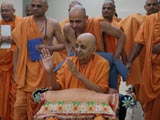 Swamishri blesses devotees