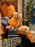 Swamishri engaged in darshan of Thakorji